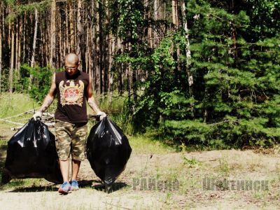 Сергей Боярский каждую неделю вывозит мусор из леса   