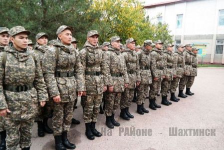 В Казахстане приостановили весенний призыв на военную службу